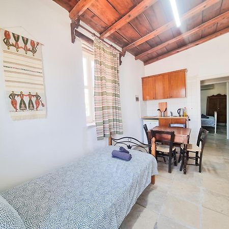Appartamento Athena'S Pool Oasis Skarinou Esterno foto