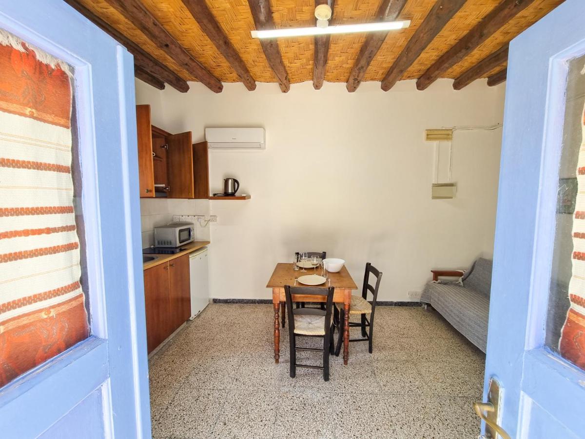 Appartamento Athena'S Pool Oasis Skarinou Esterno foto