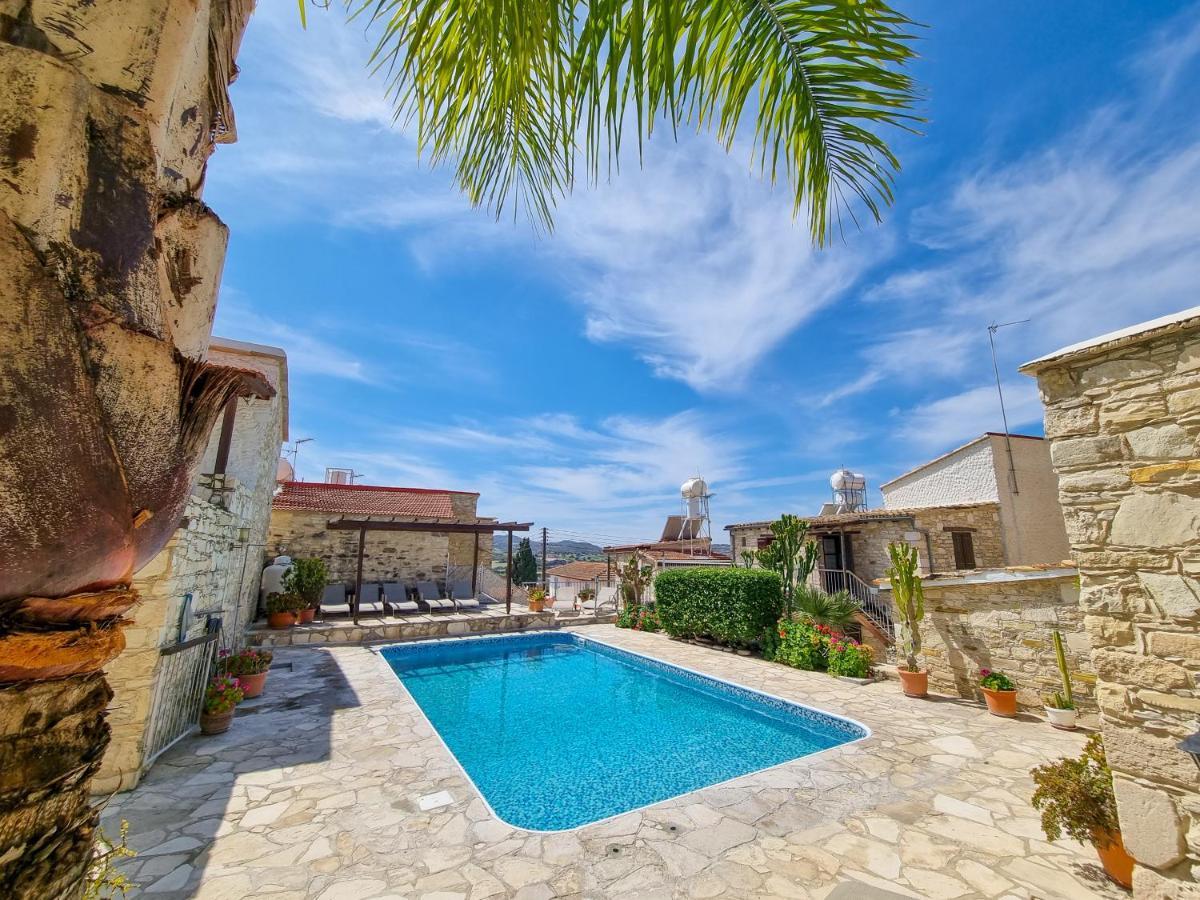 Appartamento Athena'S Pool Oasis Skarinou Esterno foto