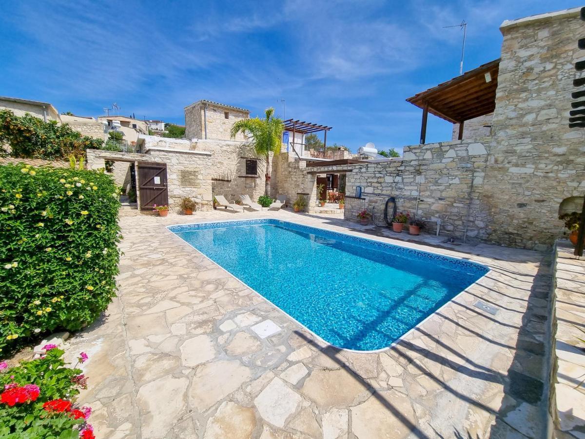 Appartamento Athena'S Pool Oasis Skarinou Esterno foto
