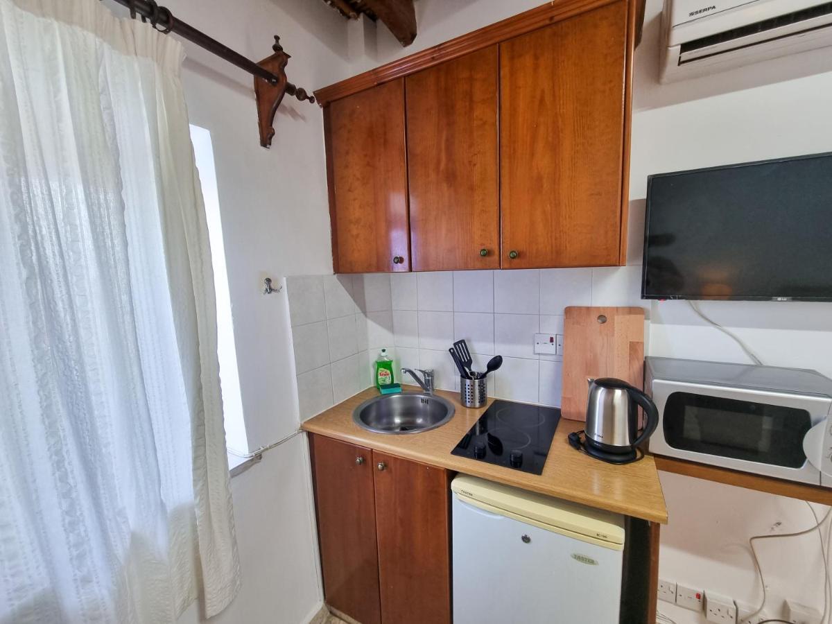 Appartamento Athena'S Pool Oasis Skarinou Esterno foto
