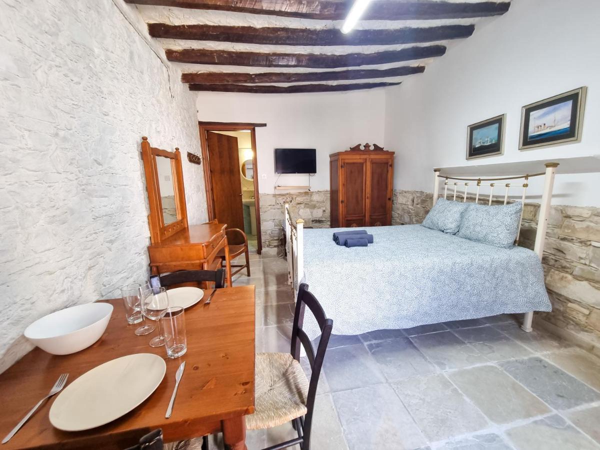 Appartamento Athena'S Pool Oasis Skarinou Esterno foto
