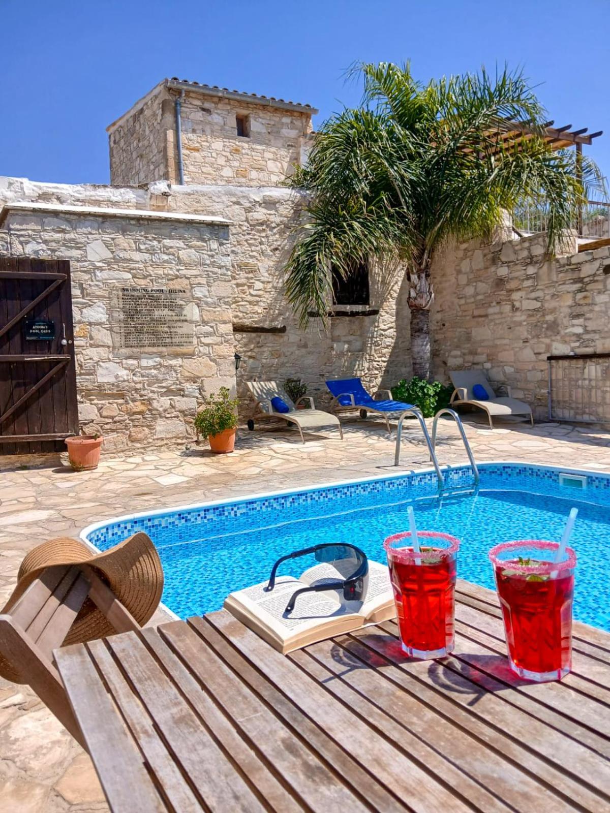 Appartamento Athena'S Pool Oasis Skarinou Esterno foto