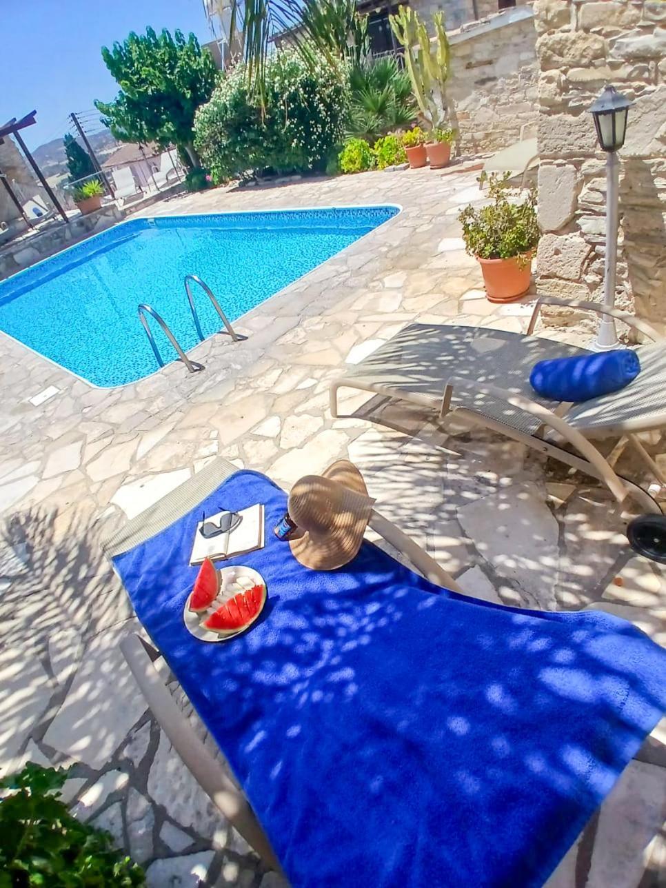 Appartamento Athena'S Pool Oasis Skarinou Esterno foto