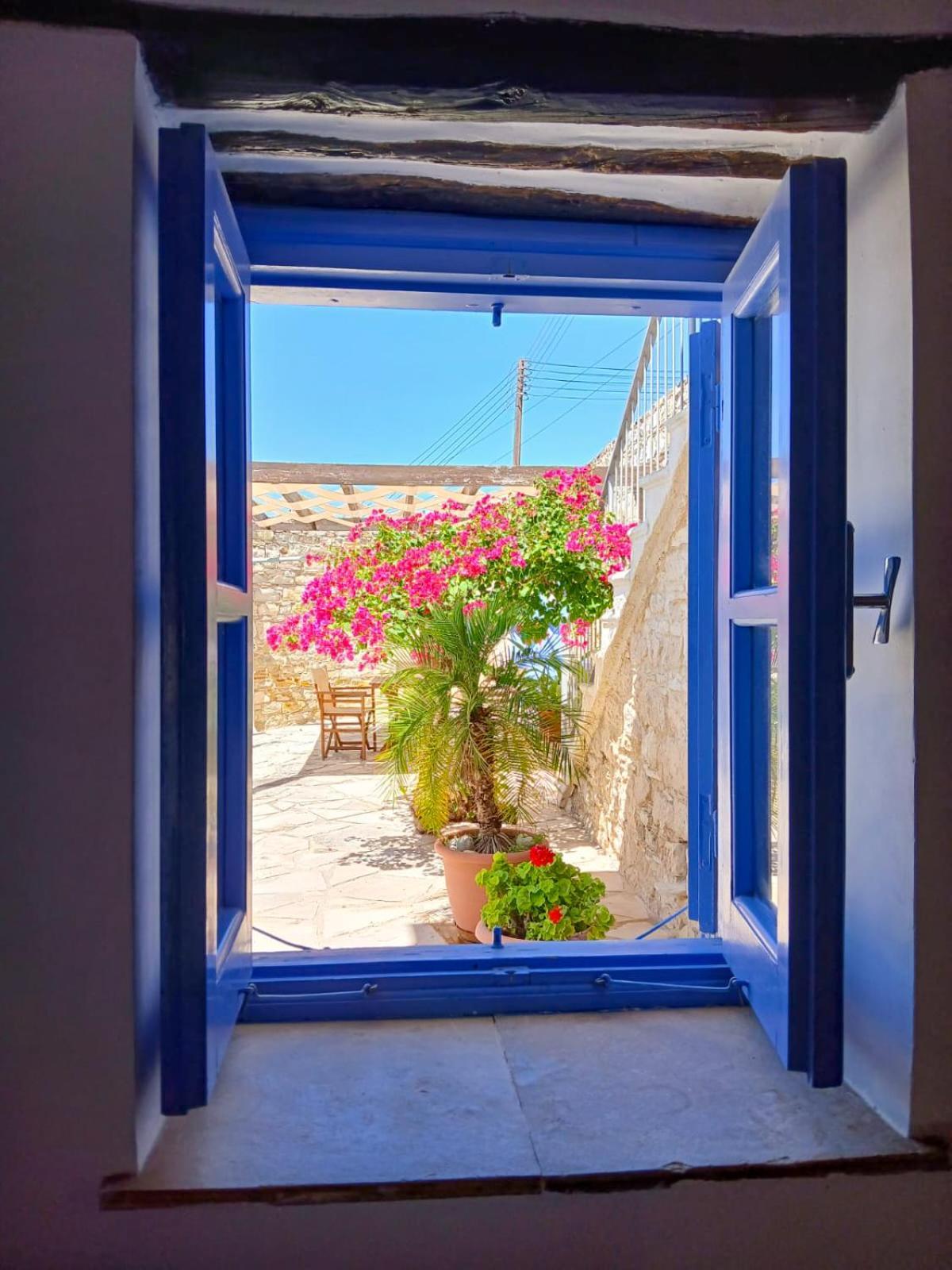 Appartamento Athena'S Pool Oasis Skarinou Esterno foto